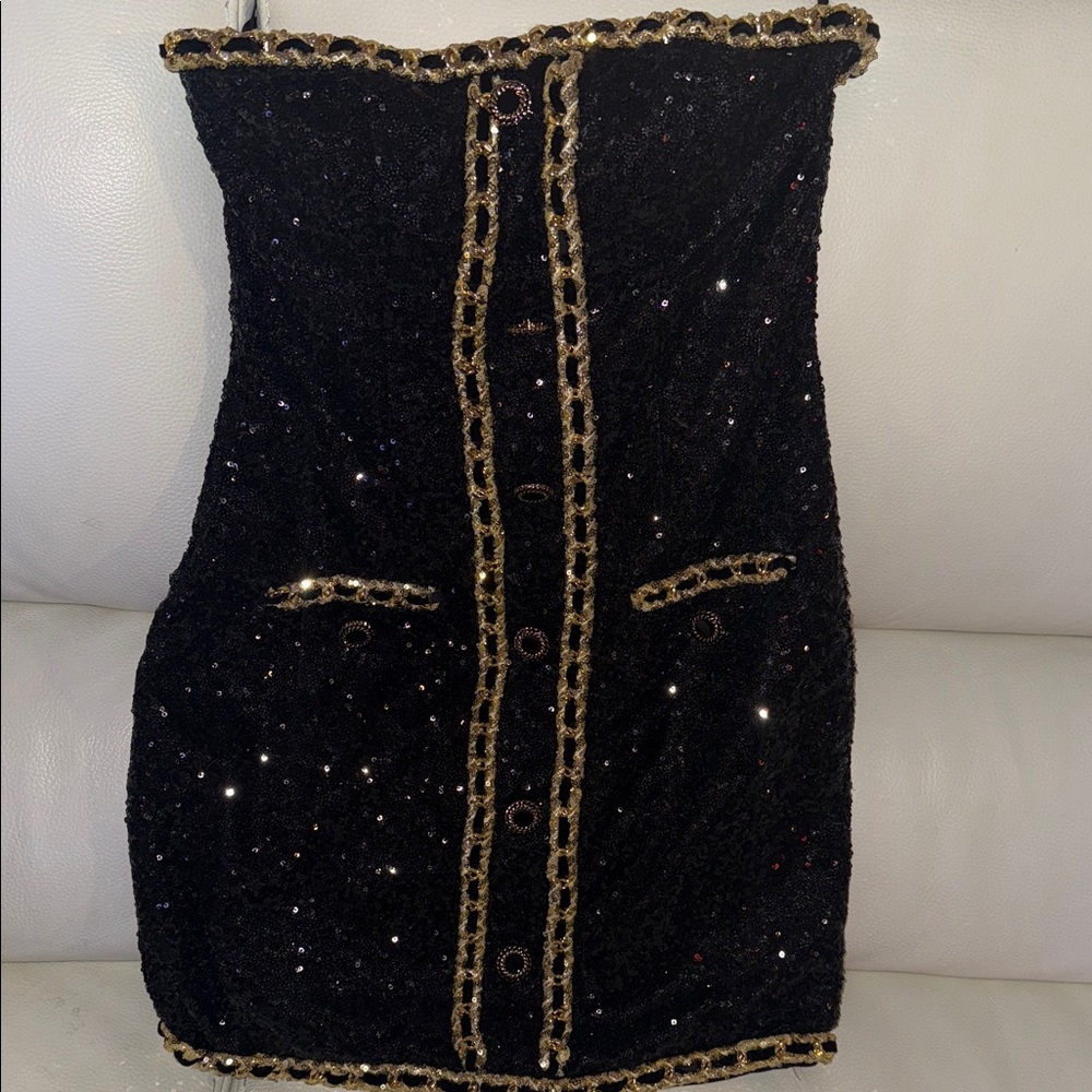 Chic Strapless Black and Gold Dress